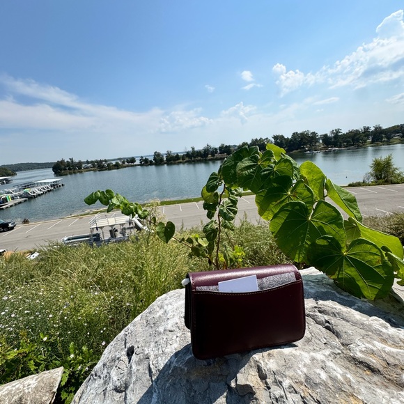 Elegant Burgundy Coach Women's Wallet - Picture 6 of 7